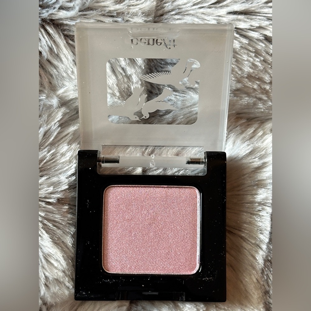 Benefit Velvet Eyeshadow Shade Bo Peep - Picture 3 of 3